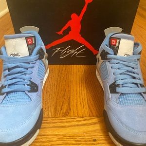 Air Jordan 4 Retros University Blue